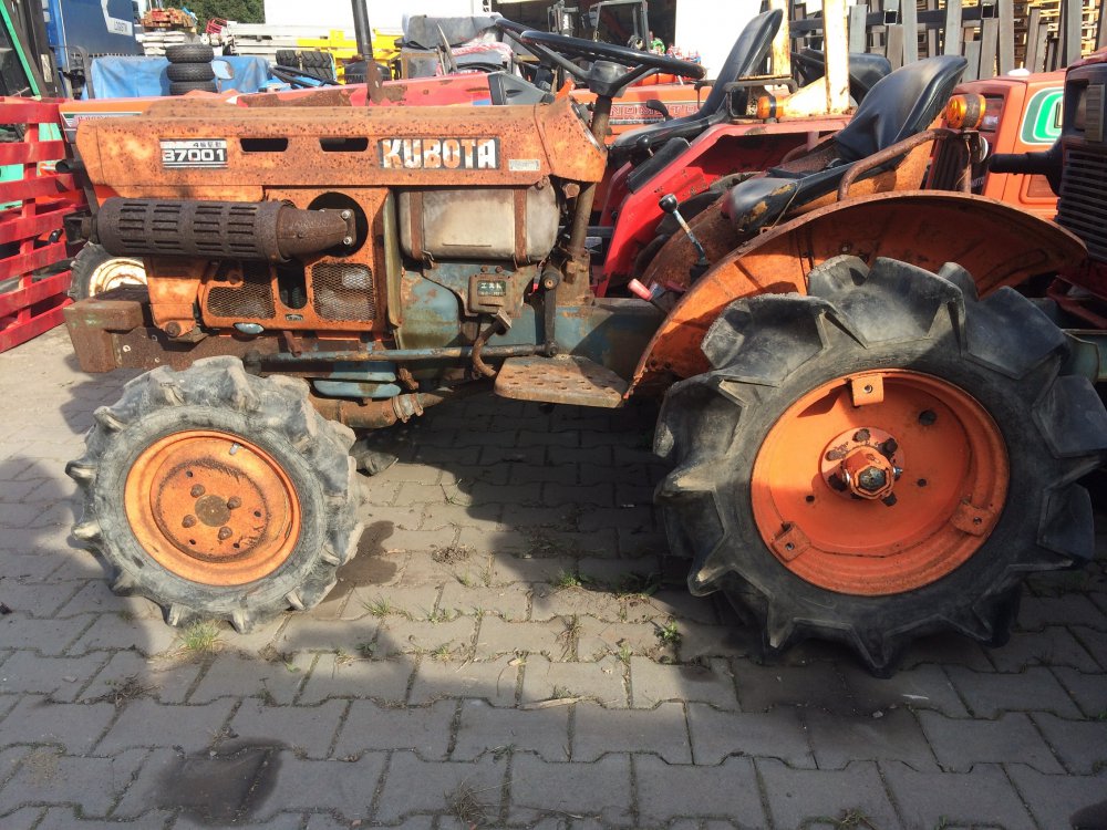 Ojeté traktory > Traktor Kubota B7001, 70 Hp, 4x4